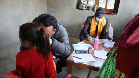 बाजुराको हिमालीमा ल्याब सेवा सुरु, त्रिवेणीमा गाउँघर चिकित्सक शिविर सञ्चालन