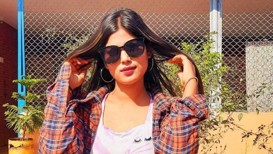 धनगढीकी मोडेल मनिषा भन्छिन्, ‘कलाकारिता क्षेत्रमा लागेकी केटीलाई सहि नजरले हेरिँदैन’