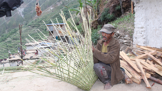 Traditional Bamboo Crafts Facing Decline Amidst Rising Plastic Usage