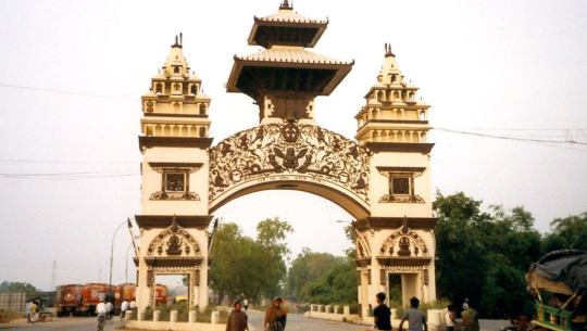 चौध लाखभन्दा बढीका सामान र ई–लोडर बरामद