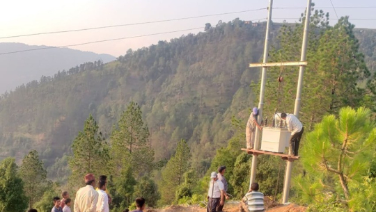 बैतडीको दुर्गम बस्तीमा बिजुली