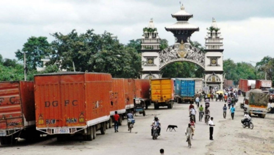 छ खर्ब २५ अर्बको आयात र एक खर्ब एक अर्बको निर्यात
