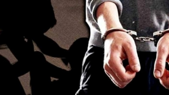 डोटीमा करणी गरेर फरार युवक आमाको किरियापुत्री बसेका बेला पक्राउ