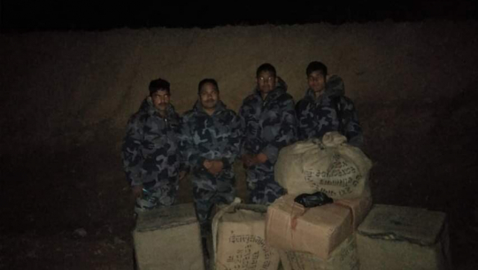 बैतडीमा १३ लाखको अवैध सामान बरामद