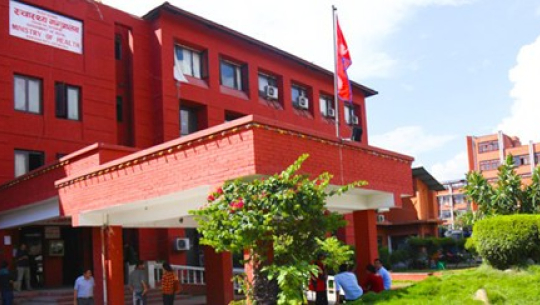 कति बढ्यो स्वास्थ्य सेवाका कर्मचारीको तलब ?