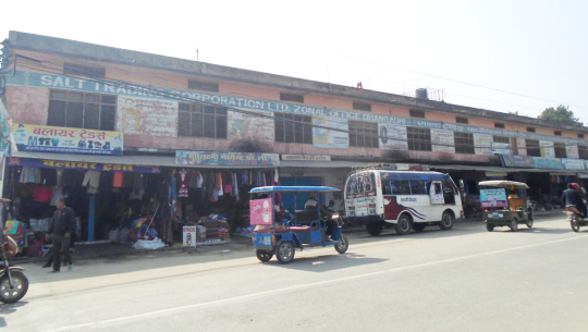 साल्ट ट्रेडिङ्ग धनगढीको भवन भत्काइँदै, सटर खाली गर्न ३५ दिने सूचना