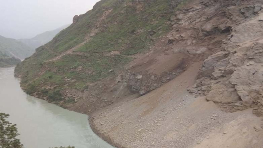 नदी र खोलामा पानीको बहाउ बढेपछि बाजुराको एक प्रहरी चौकी विस्थापित