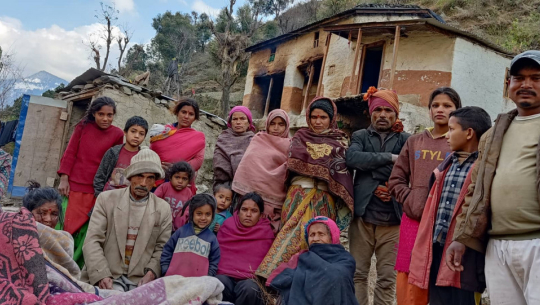 बाजुराका हलियालाई छाक टार्न सकस