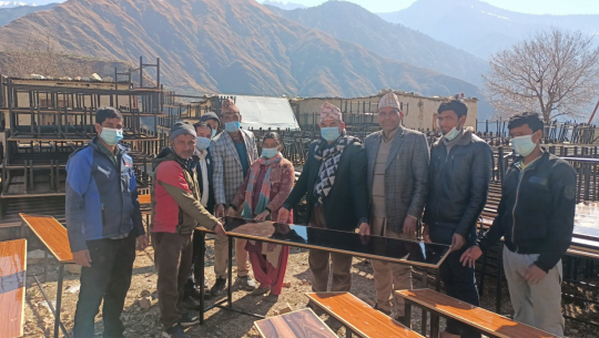 बाजुरामा विद्यार्थीलाई धुलो र चिसोबाट जोगाउन धुलोमुक्त अभियान