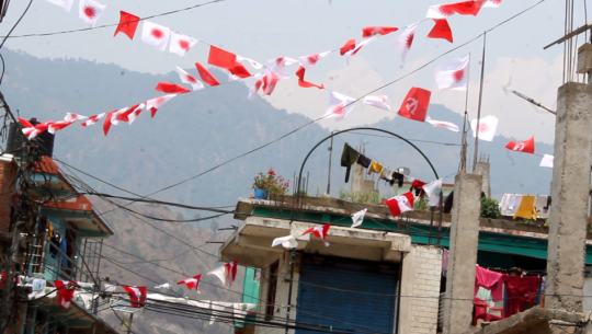 बाजुरामा निर्वाचन अधिकृतको कार्यालय नजिकै दलद्वारा आचारसंहिता उल्लंघन 