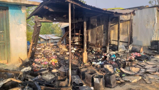 डडेल्धुरामा एक पसलमा आगलागी हुँदा ६० लाख बढीको क्षति