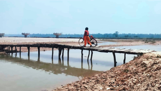 पक्की पुलमा आउजाउ गर्ने लालझाडीवासीका सपना कहिले पूरा होला?