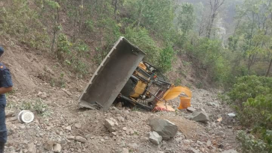 जेसिबि दुर्घटना हुँदा डडेल्धुरामा चालकको मृत्यु