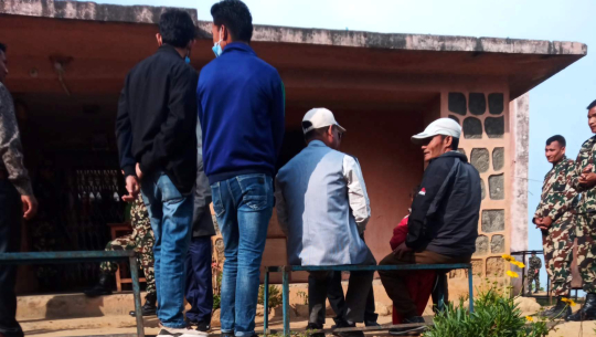 नेकपाका केन्द्रीय सदस्य पुनले भेटे जिल्ला कारागार अछाममा रहेका कार्यकर्ता