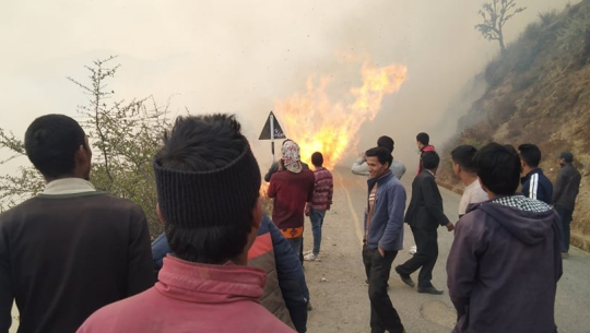 बैतडीको खोडपे बजार नजिक आगलागी