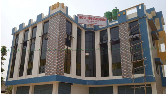 जनप्रतिनिधिलाई 'तोक सेवा'का कर्मचारीको जागिर जाने चिन्ता