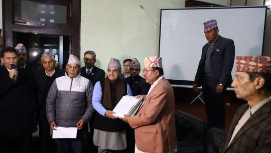 विगतका निर्णय र नजिरका आधारमा काँग्रेसक विवाद समाधान गर्न खड्काको आग्रह