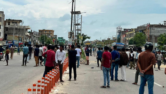 सिरहाको गोलबजार क्षेत्रमा अनिश्चितकालीन कर्फ्यु