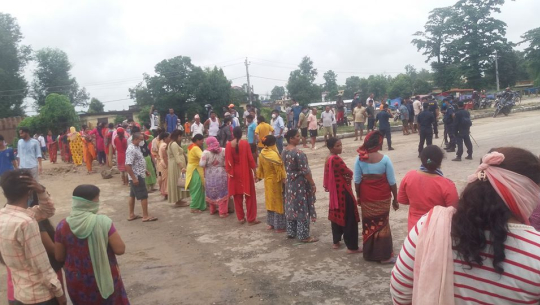 धनगढीमा डुबानपछि स्थानीय आन्दोलित, ६ लेन सडक अवरुद्ध (फोटो फिचर)