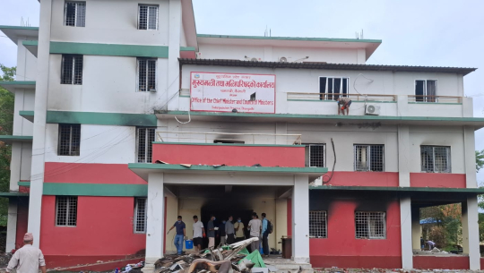 संघीय निर्देशन बेवास्ता: सुदूरपश्चिम सरकारले अझै दरबन्दीबाहेकका करार कर्मचारी हटाएन