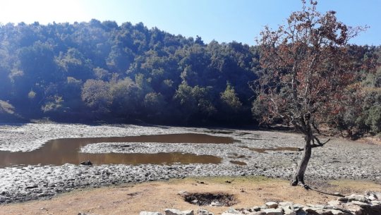 बझाङको पर्यटकिय स्थल खापर दहको पुननिर्माण हुँदै