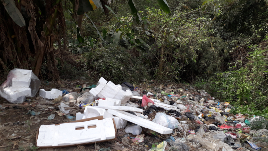 धनगढीमा फोहर व्यवस्थापनको योजना नहुँदा नगरका खोलानाला ल्यान्डफिल साइट बन्दै