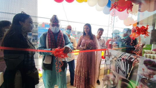 धनगढीकी पूजाले २५ लाखको लगानीमा सुरु गरिन् लेडिज र जेन्स सैलुन