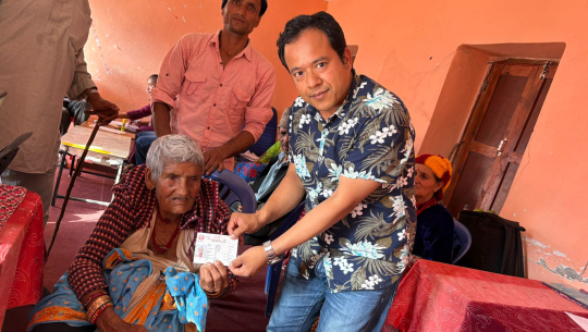 ९७ वर्षीया भट्टले नागरिकता पाउँदा...