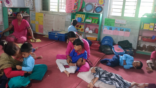 ‘अन्य विद्यार्थीसँगै पढ्छन् अपाङ्गता भएका विद्यार्थी’