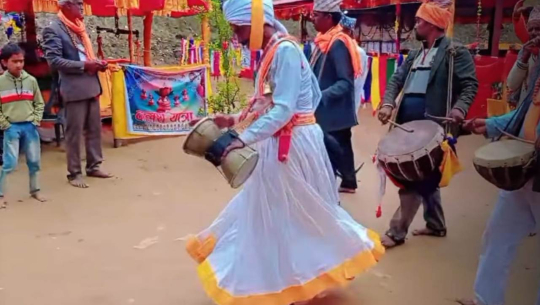 सुदूरपश्चिमको हुडकेली लोकनृत्य लोप हुने सङ्घारमा