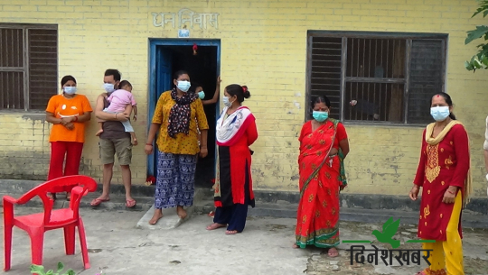 धनगढी बसन्त टोलवासीको निन्द्रा हरामः भन्छन् ‘राति सुत्न पाइन्न, दिउँसो सुतेर निन्द्रा पूरा गर्छौ'