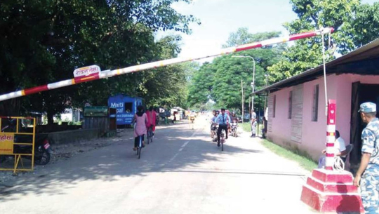 पश्चिमी सीमानाका गड्डाचौकीबाट भित्रिने पर्यटक घटे