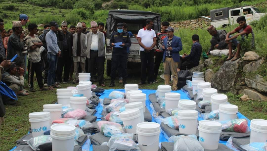 बाजुरामा बाढीपहिरो पीडितलाई राहत