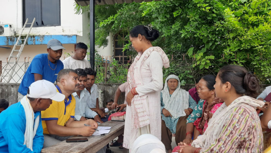बाढीमा बेपत्ता टीकापुरका ३३ श्रमिकका परिवारलाई १८ लाख ७६ हजार पारिश्रमिक वितरण