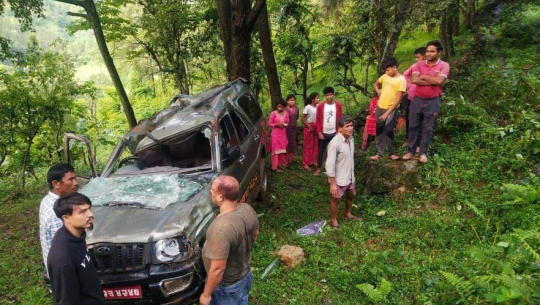 दार्चुलाबाट महेन्द्रनगर आउँदै गरेको स्कारपियो बैतडीमा खस्यो