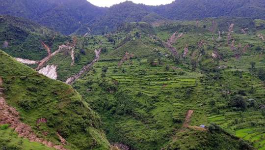 दार्चुलामा बाढीपहिरोको वितण्डा, उद्धारका लागि हेलिकाेप्टर जाँदै