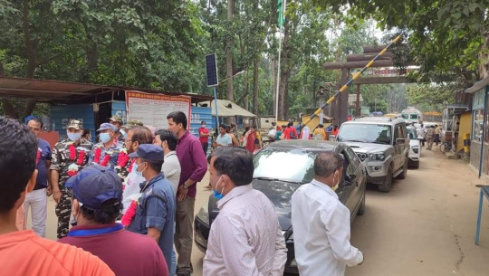 गौरीफन्टा नाका पूर्ण रुपमा खुल्यो, भारतीय गाडीमा लगाइएको रोक हट्यो