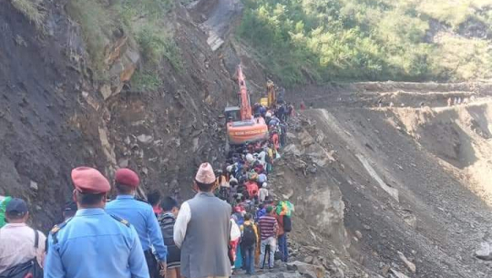 अवरुद्ध केआइसिंह राजमार्ग खुल्यो