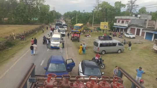 कैलालीको घोडाघोडीमा बन्द राजमार्ग खुल्यो