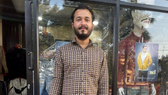 विदेशको लाख कमाइ छाडेर महेन्द्रनगरमा घुम्ती चिया व्यापार