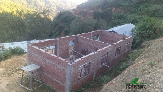 डडेल्धुराको अजयमेरुमा विद्यालय भवनको योजना अधुरै