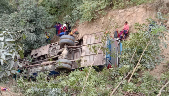 धनगढीका लागि छुटेको बस दुर्घटना हुँदा २ जनाको मृत्यु