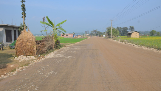 कैलालीको चौमला–कनरी सडकको निर्माण अधुरै