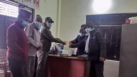 डोटीको जोरायलमा ओमिक्रोन भेरियन्ट भित्रिन नदिन माग गर्दै ज्ञापनपत्र