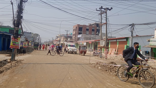 धनगढीमा सहरी सडकको निर्माण प्रभावित