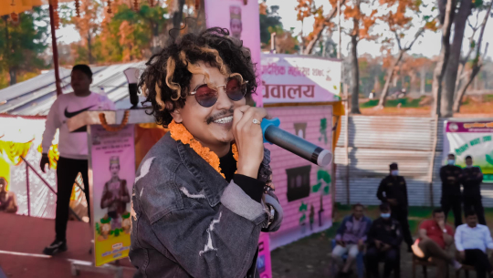 गायक टंक तिमिल्सेनाले अछाममा मेयरका लागि स्वतन्त्र उम्मेदवारी दिँदै