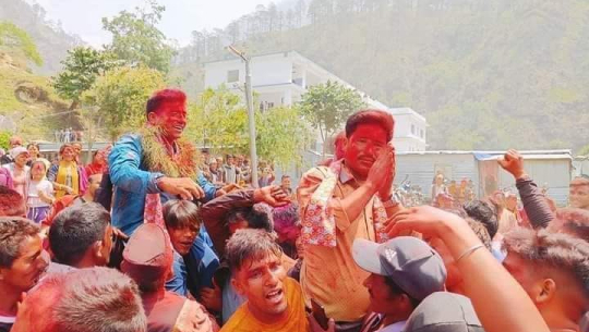 बाजुरामा जित्ने र हार्ने सँगसँगै विजय र्‍यालीमा काँध चढेपछि...