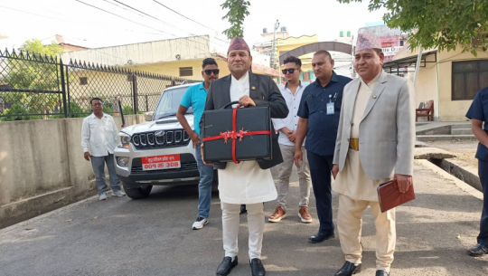 किन पास भइरहेको छैन सुदूरपश्चिम सरकारको बजेट, बाधक को ?