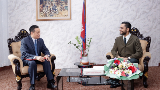 शिक्षामन्त्री पोखरेलसँग चिनियाँ राजदूतको शिष्टाचार भेटवार्ता