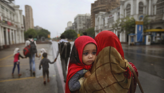 No jobs, no future: An army of India's migrants heads home